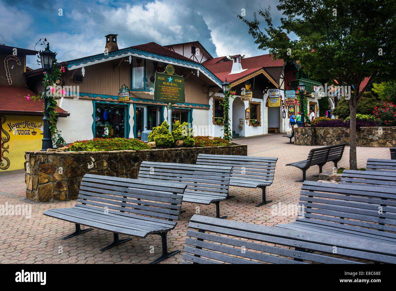 Benches and shops in Helen, Stock Photo Alamy