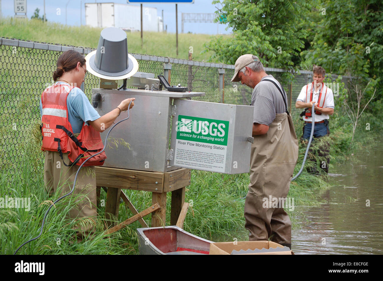 001 Temporary Streamgage Installation, Cedar Rapids, IA Stock Photo