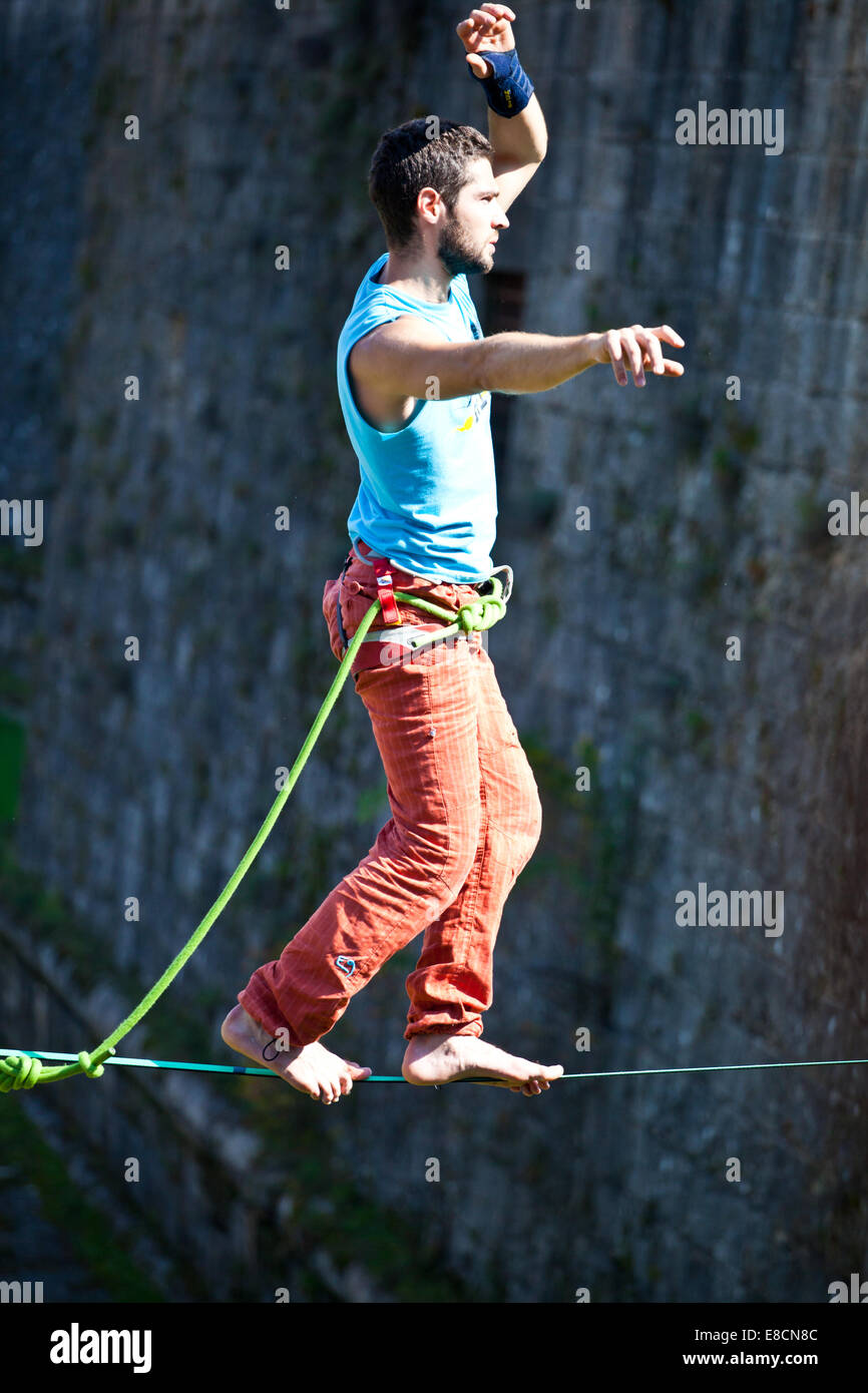 Tightrope walkings hires stock photography and images Alamy
