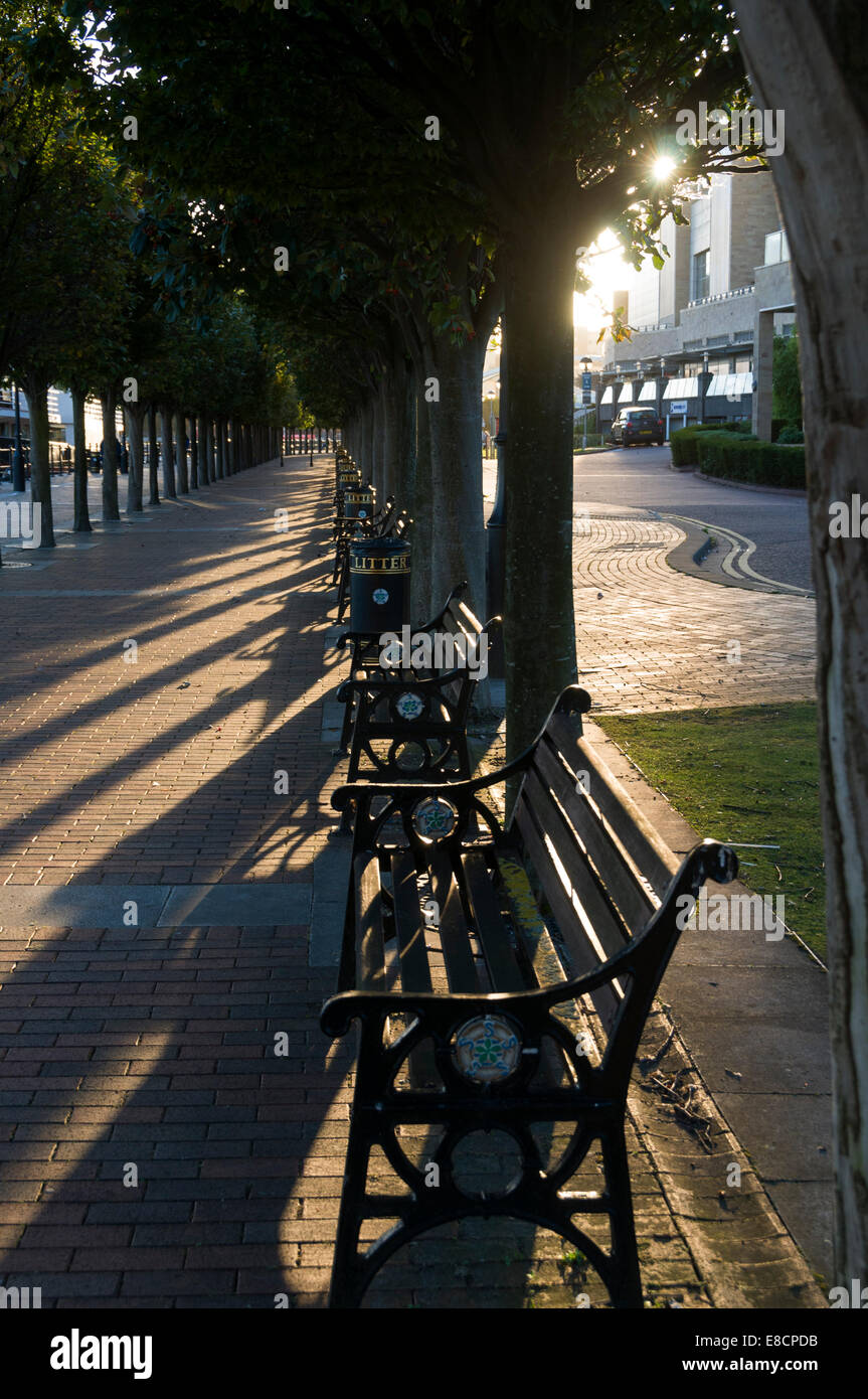 Seating benches hi-res stock photography and images - Alamy