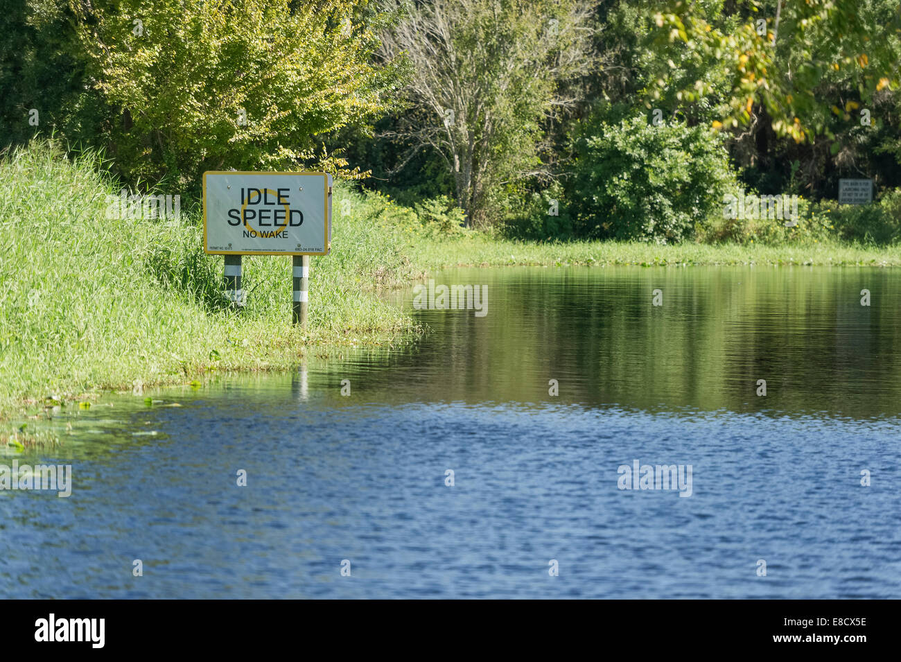 Idle Speed No Wake sign posted on the St.Johns River in Volusia County