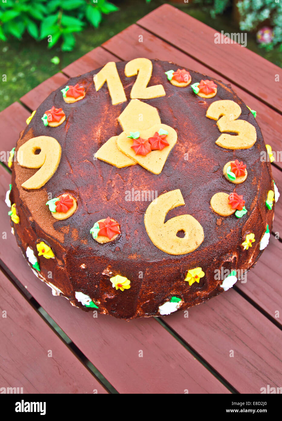 Cake chocolate icing hi-res stock photography and images - Alamy