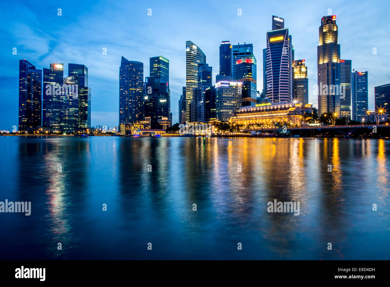Night time singapore hi-res stock photography and images - Alamy