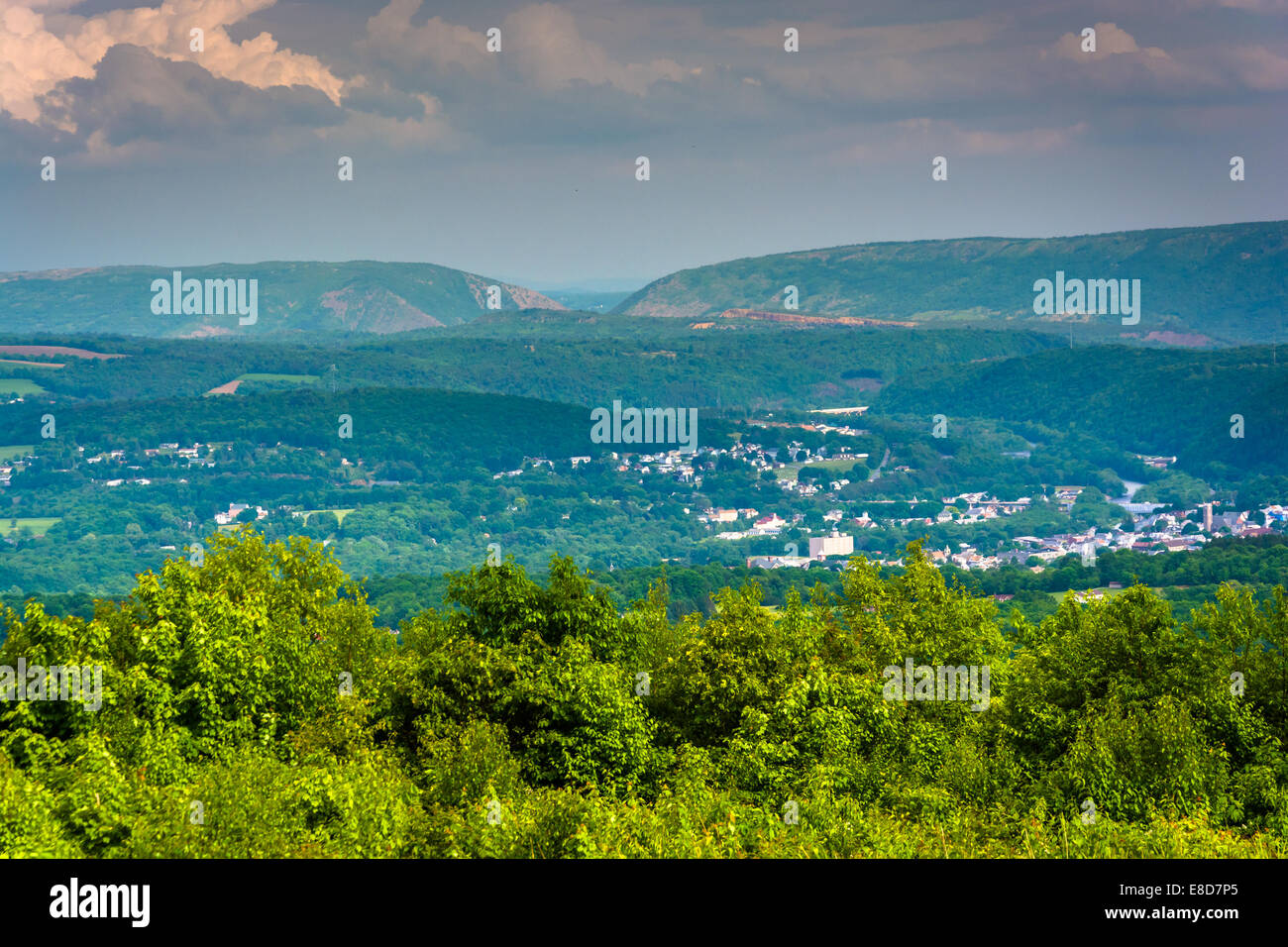 Blue mountain at lehigh gap hires stock photography and images Alamy
