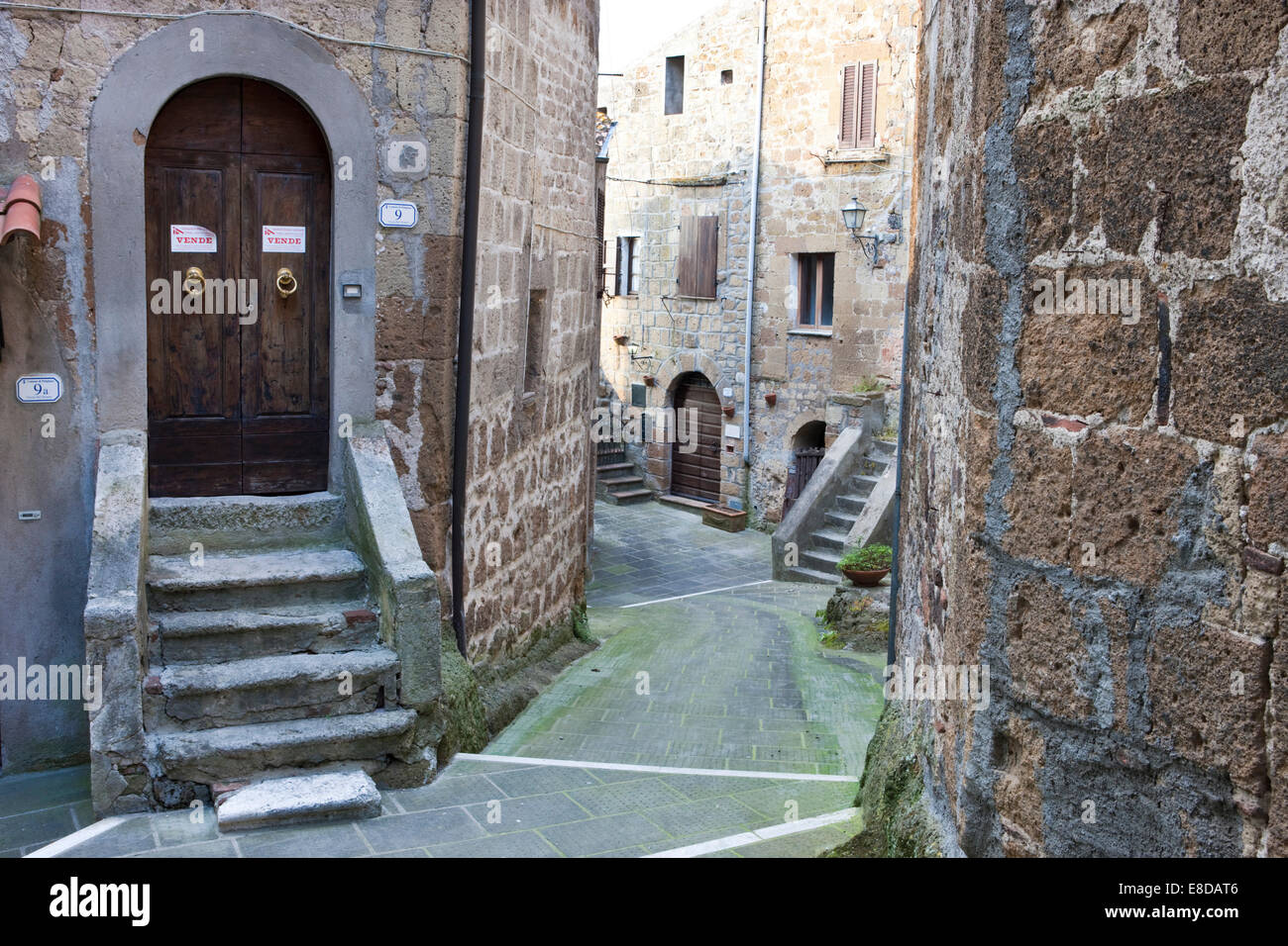 Alleyway in Pitigliano, Maremma, Province of Grosseto, Tuscany, Italy Stock Photo