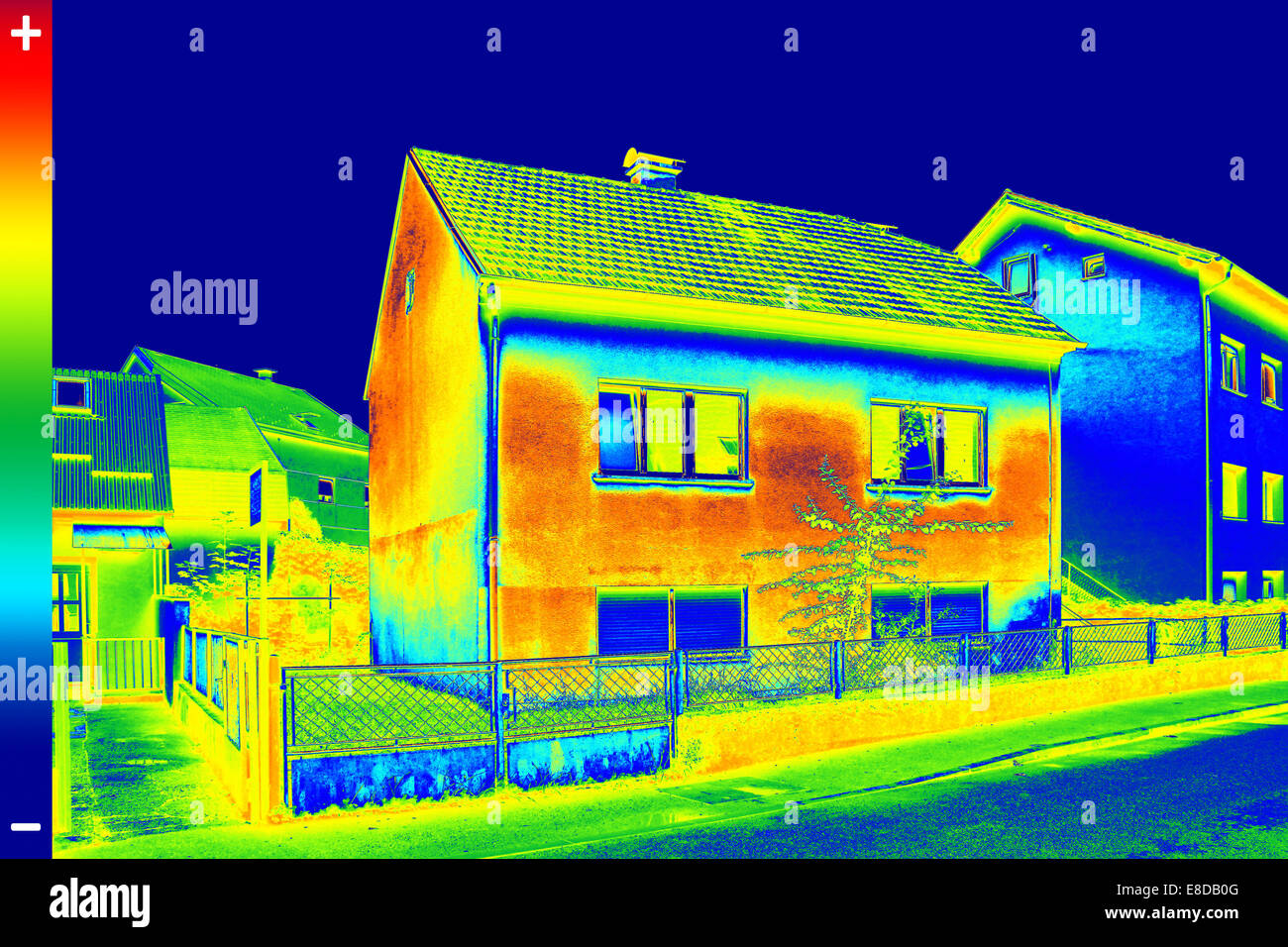 https://c8.alamy.com/comp/E8DB0G/infrared-thermovision-image-showing-lack-of-thermal-insulation-on-E8DB0G.jpg