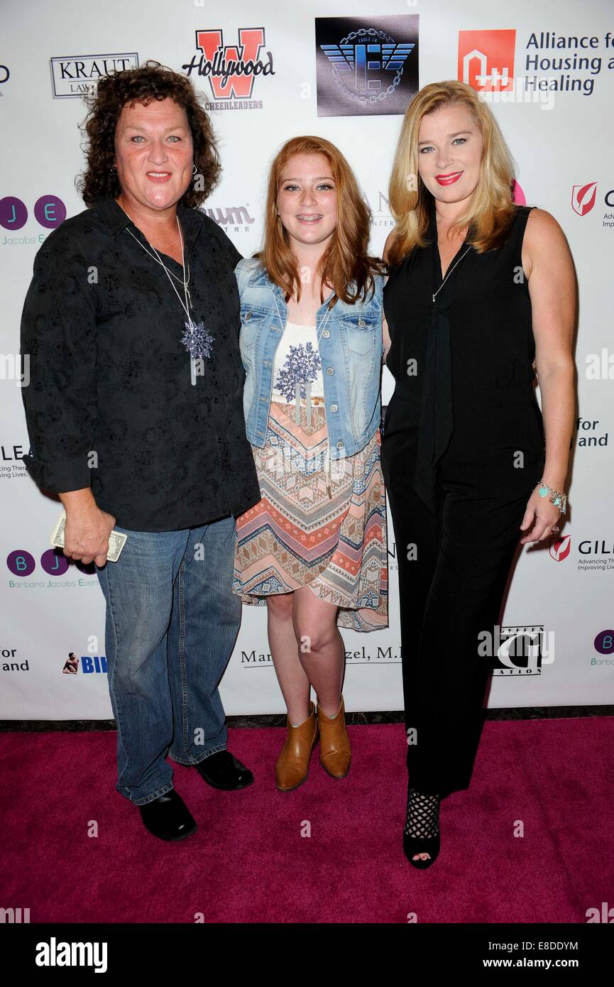 Los Angeles Usa 5th October 14 Dot Marie Jones Wife Bridgett Casteen Daughter Savannah 12th Los Angeles Usa 5th October 14 Dot Marie Jones Wife Bridgett Casteen Daughter Savannah 12th