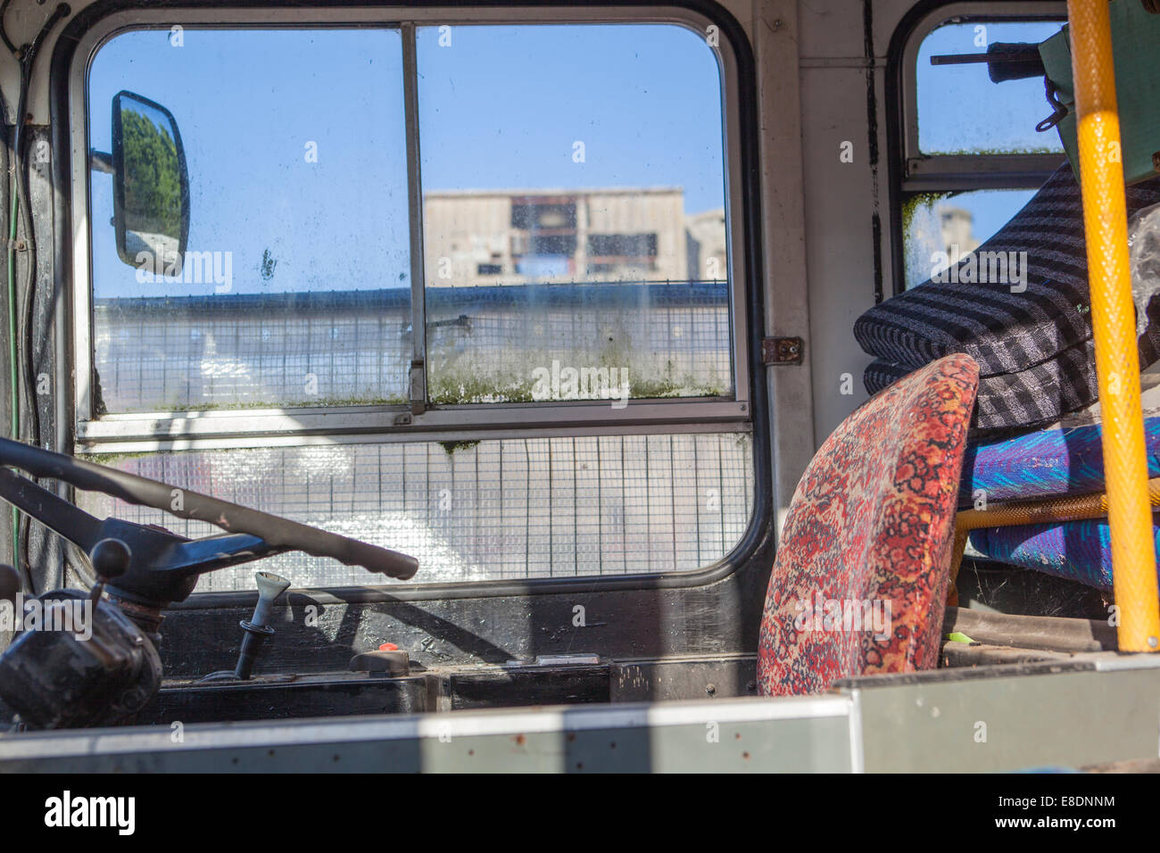 Rusty Buses Stock Photos & Rusty Buses Stock Images - Alamy