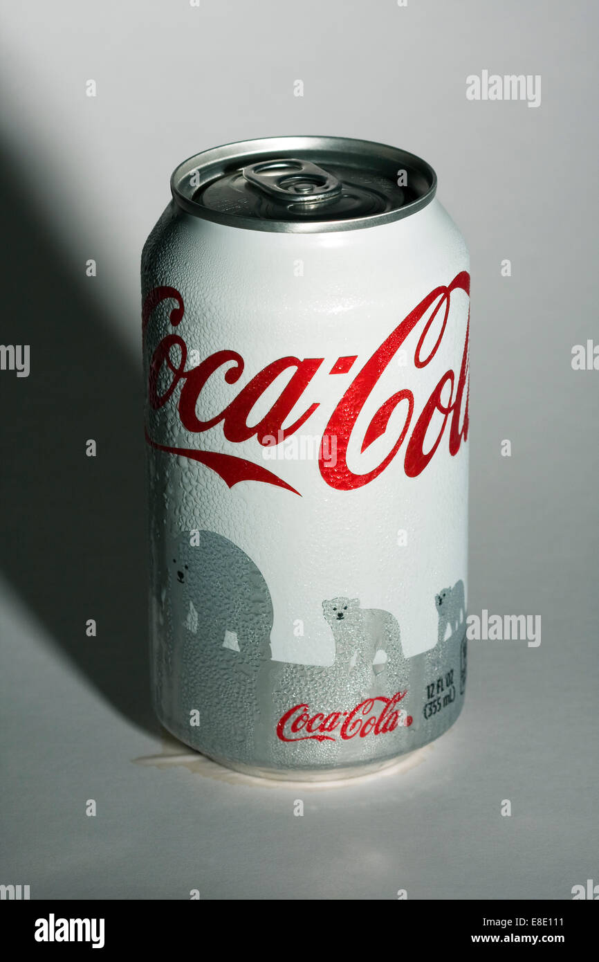 Download Coca Cola Can Condensation High Resolution Stock Photography And Images Alamy Yellowimages Mockups