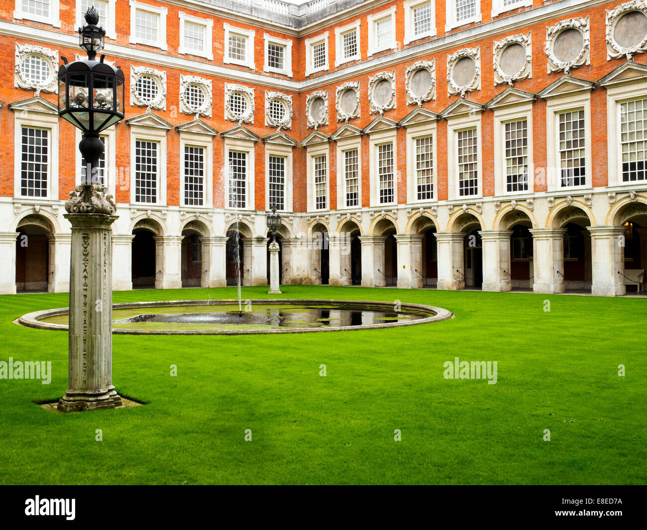 Fountain court at Hampton Court Palace - England Stock Photo