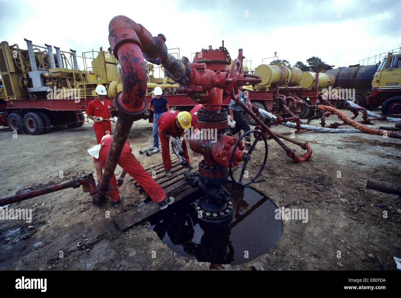 Oilfield Workers, Wellhead Assembly Maintenance Stock Photo Alamy
