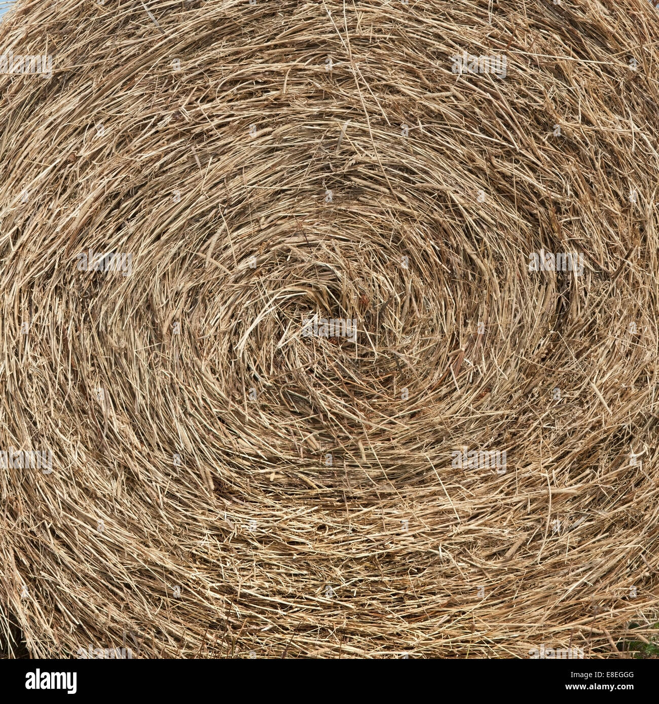 Straw bundle hi-res stock photography and images - Alamy