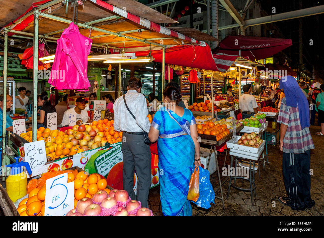 Street Market, Chinatown, Kuala Lumpur, Malaysia Stock Photo - Alamy
