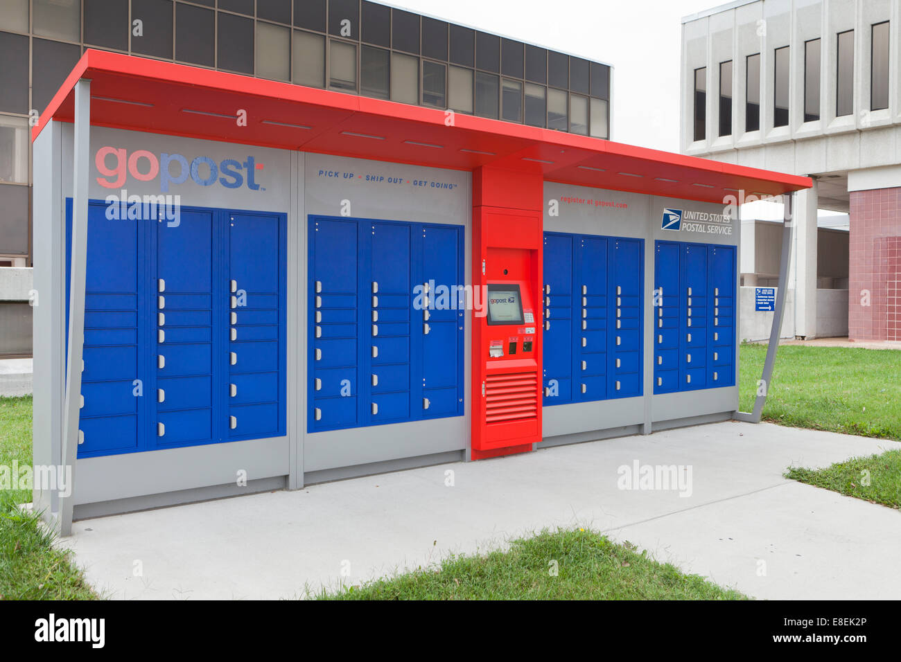 US Postal Service GoPost station - Virginia USA Stock Photo - Alamy