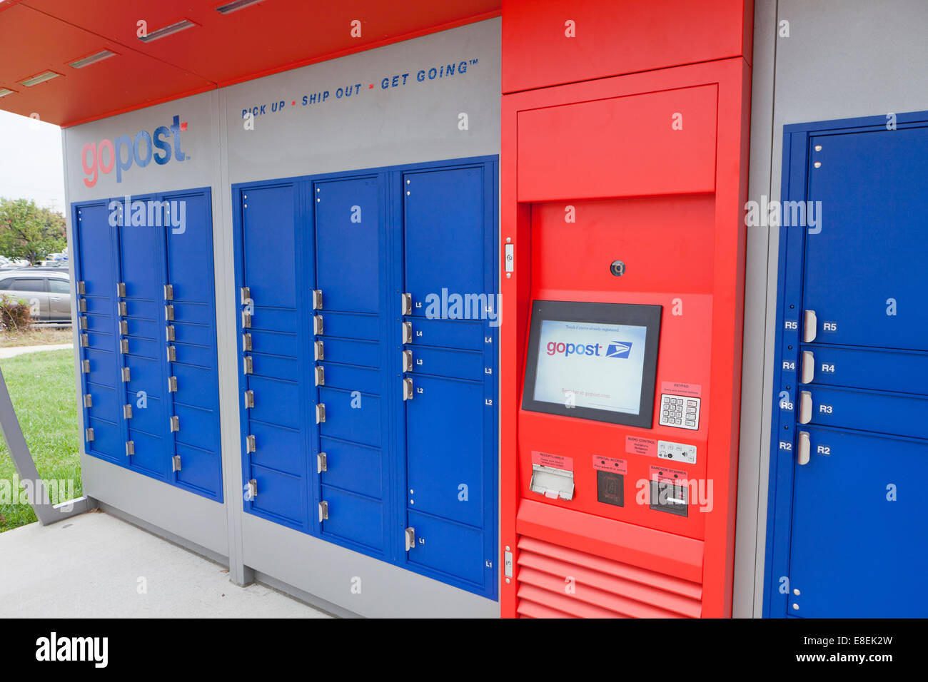US Postal Service GoPost station - Virginia USA Stock Photo - Alamy
