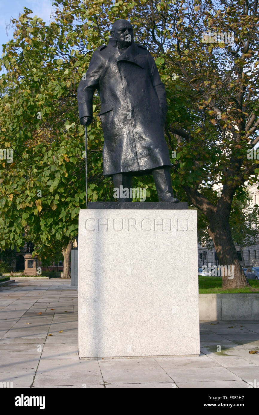 Sir Winston Churchill memorial statue, Parliament Square, London, 2005 Stock Photo