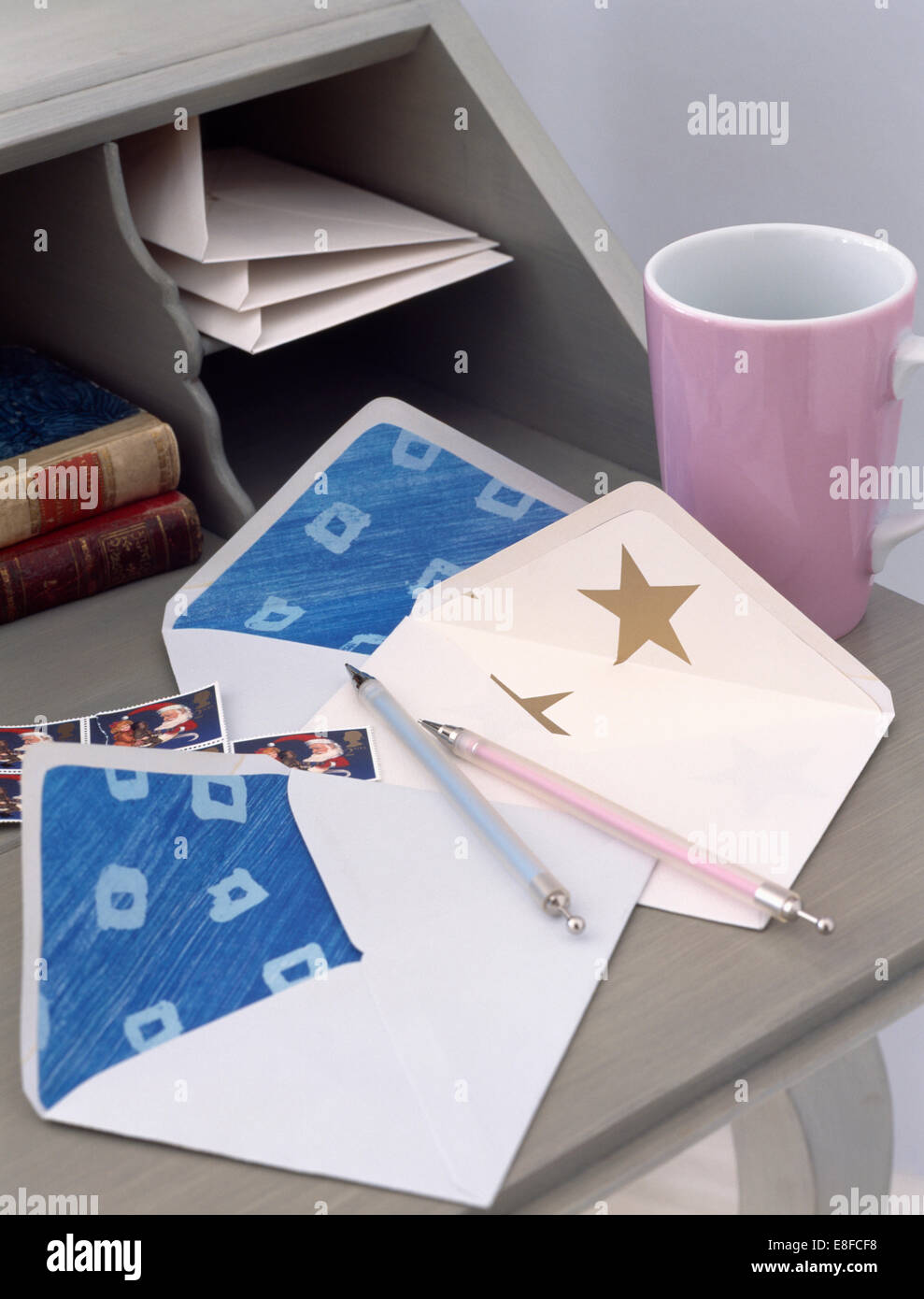 Stamped envelopes hi-res stock photography and images - Alamy