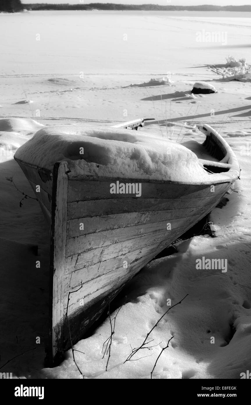 Black and white fishing boat hi-res stock photography and images - Alamy