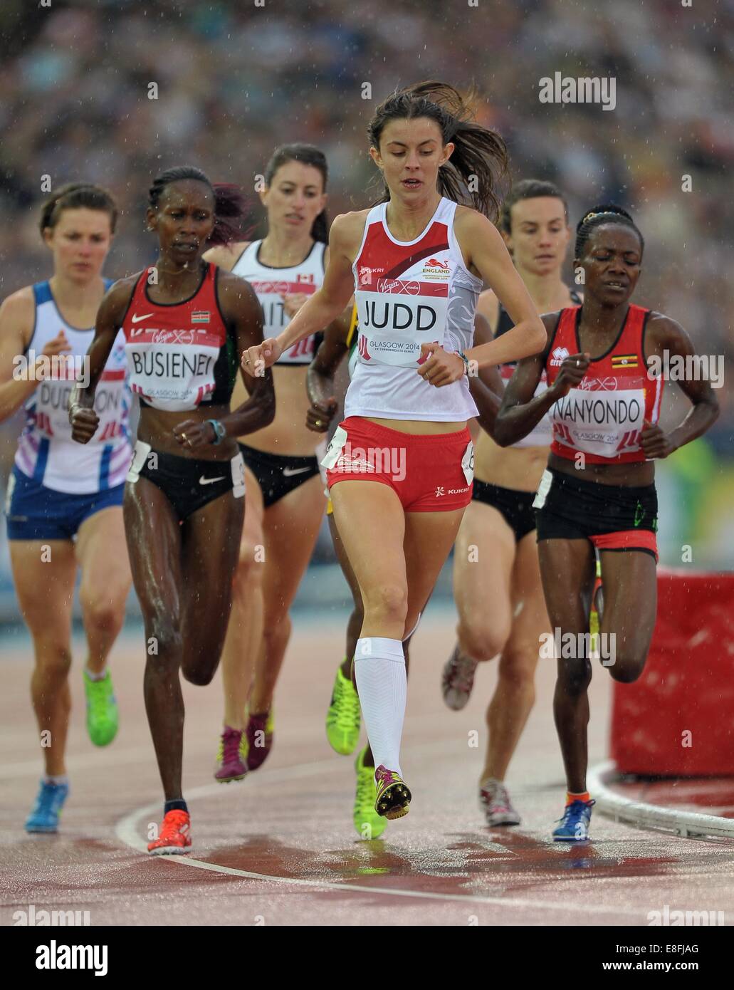 Jessica Judd (ENG) leads at the half way stage. Womens 800m semi final. athletics - Hampden Park - Glasgow - UK - 31/07/2014 - C Stock Photo