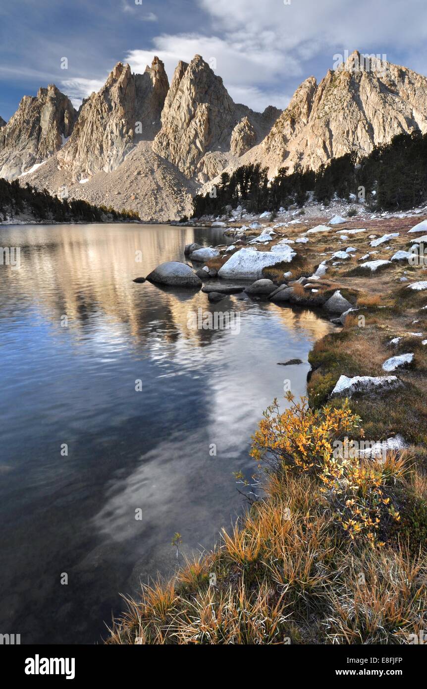 USA, California, Kings Canyon National Park, View of Kearsarge Lake in Fall Stock Photo