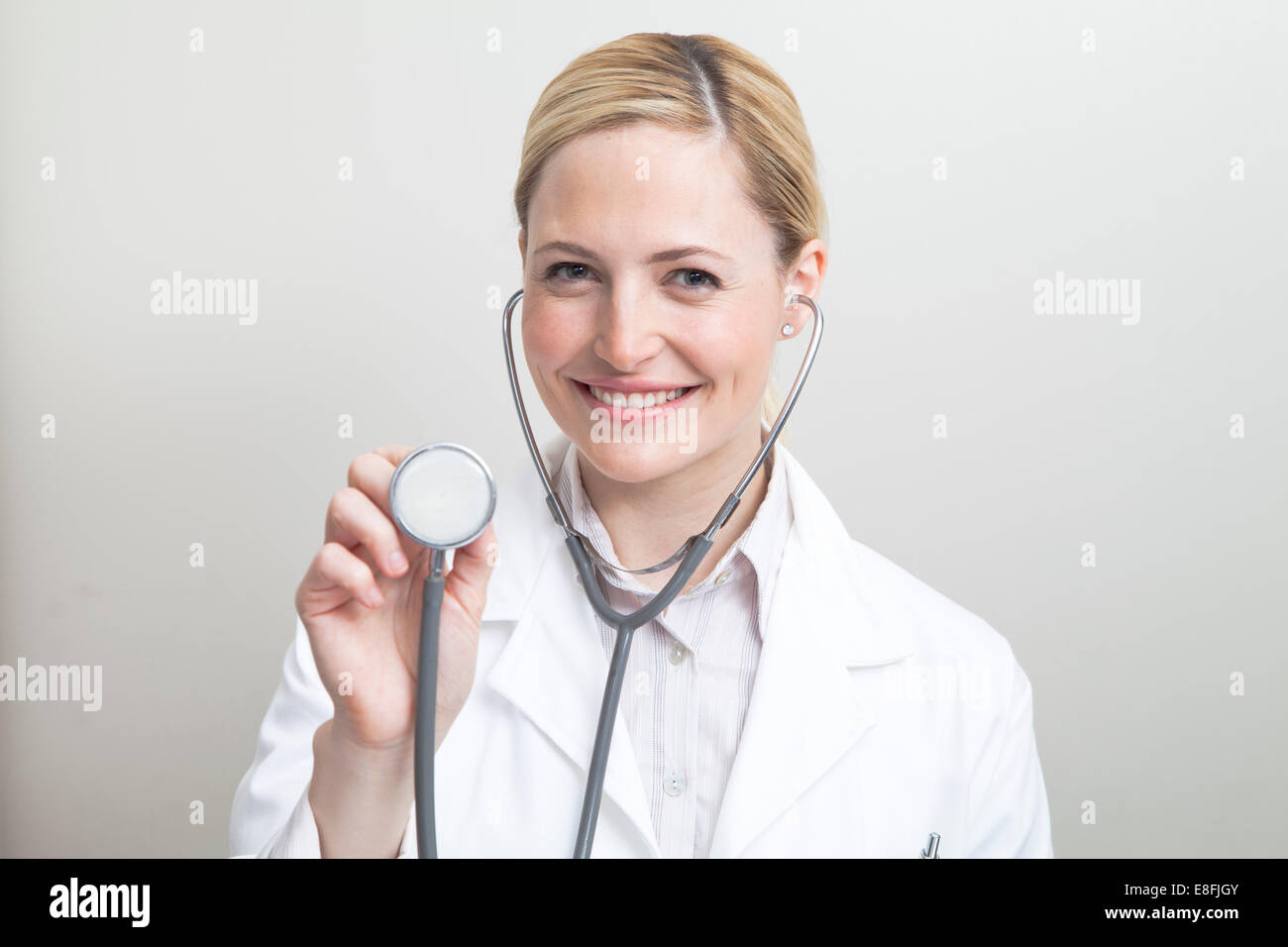 Doctor stethoscope hi-res stock photography and images - Alamy