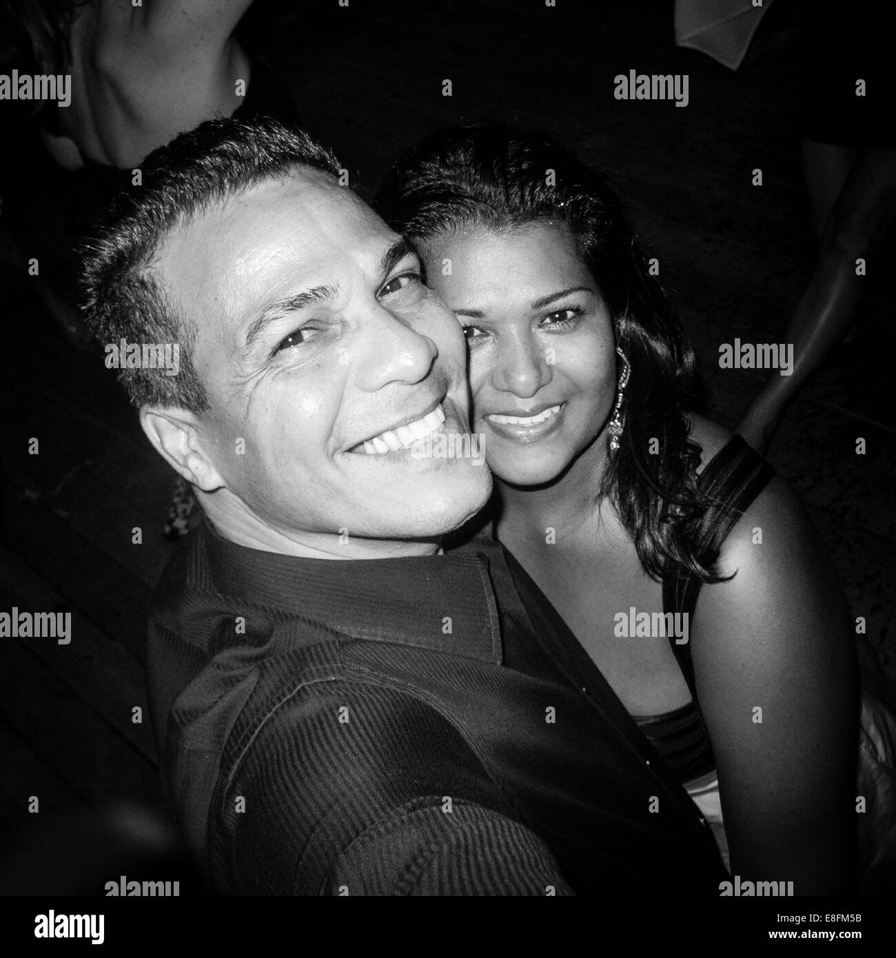  Happy couple Taking A Selfie Stock Photo - Alamy