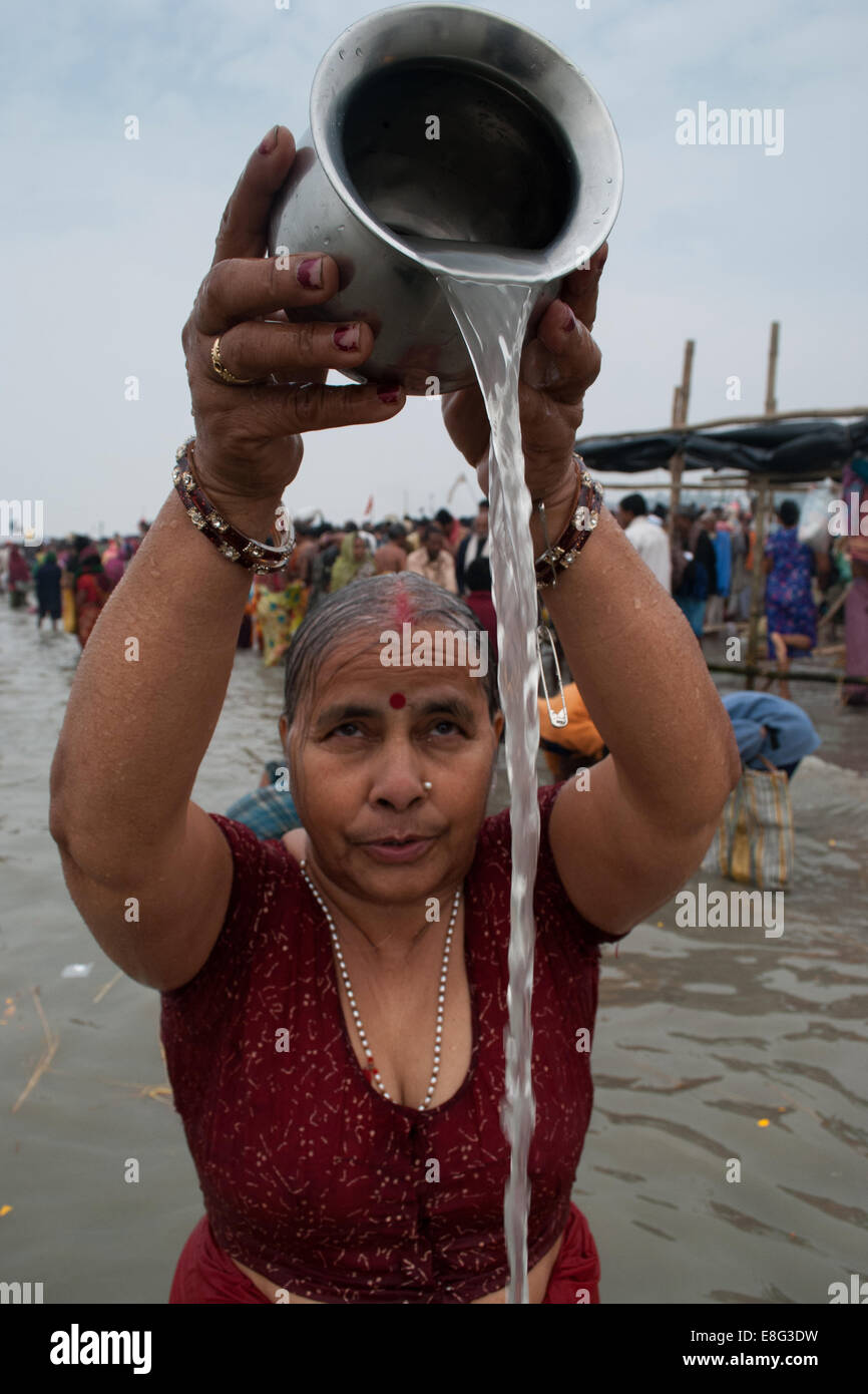 Ritual pouring hires stock photography and images Alamy