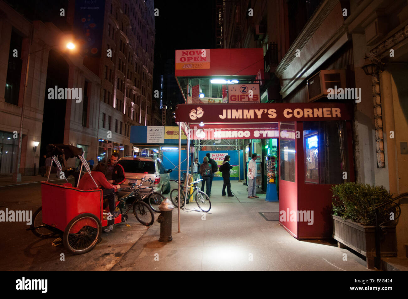 Corner restaurant new york hires stock photography and images Alamy