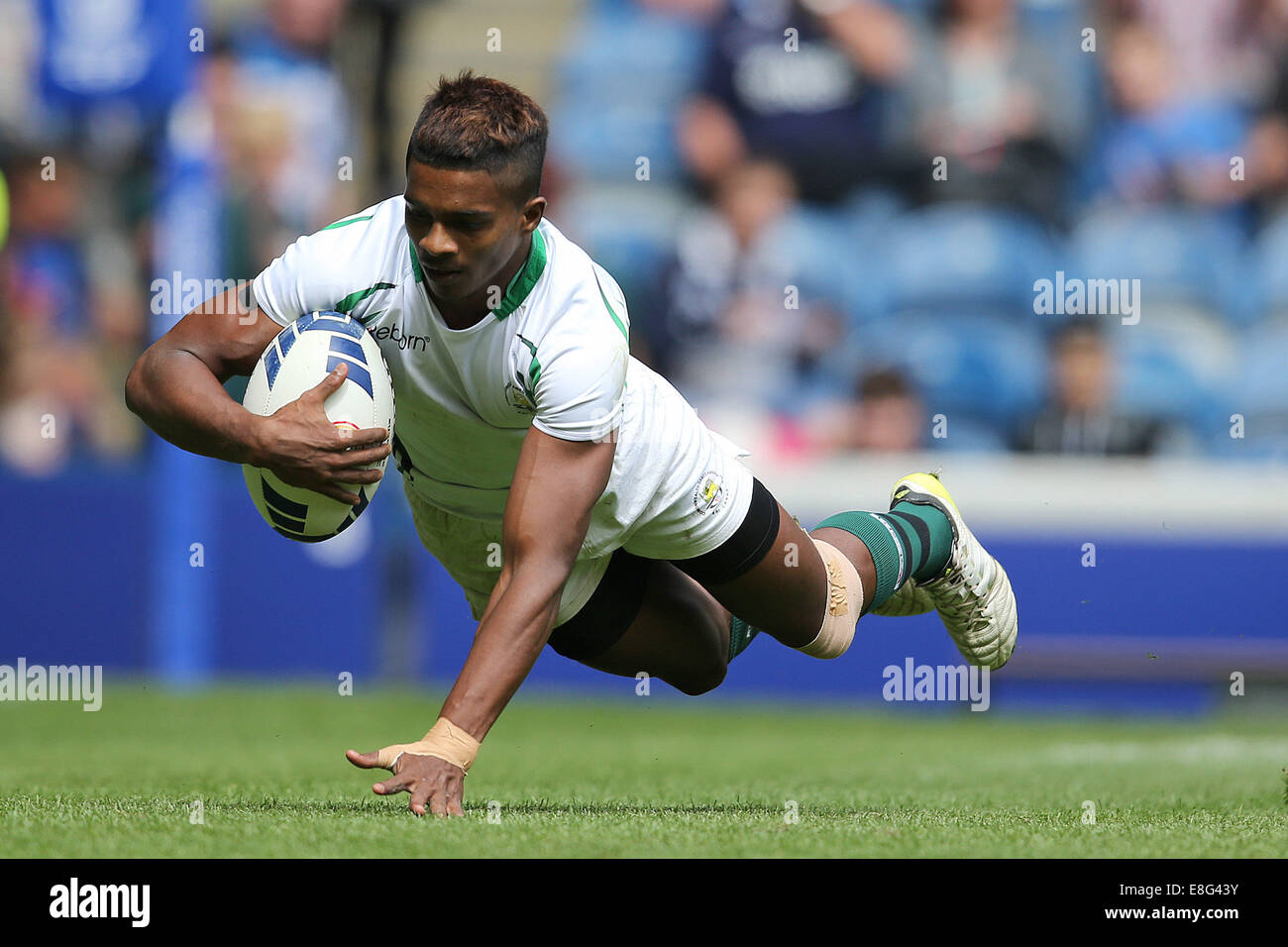 Richard Dharmapala (SRI) dives in to score a try. Sri Lanka v Barbados. - Rugby SevensIbrox stadium - Glasgow - Scotland, UK - Stock Photo