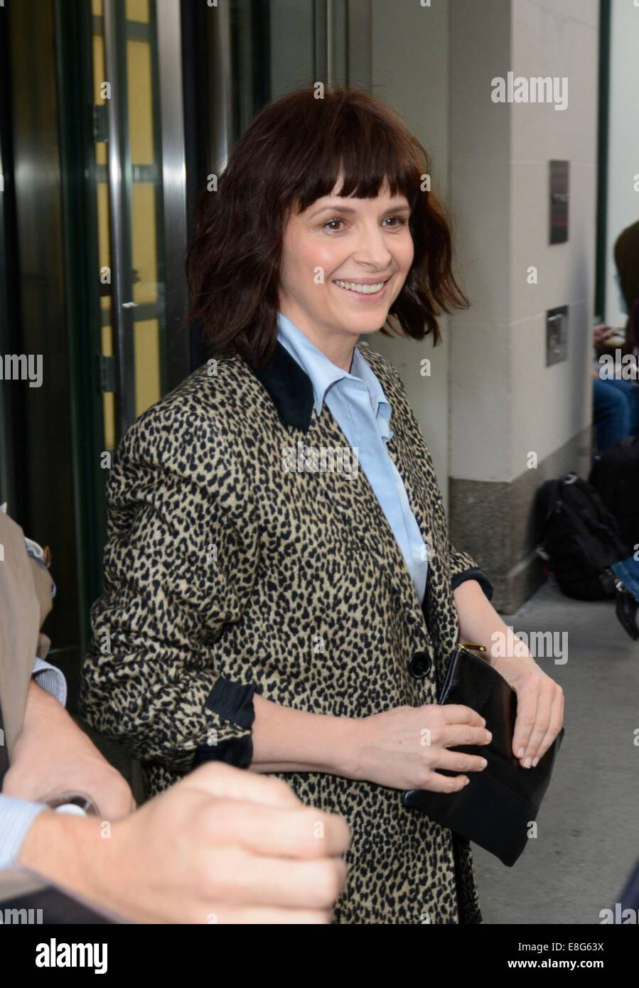 New York, NY, USA. 7th Oct, 2014. Juliette Binoche at HuffPost Live out and about for Celebrity Candids - TUE, New York, NY October 7, 2014. Credit:  Derek Storm/Everett Collection/Alamy Live News Stock Photo