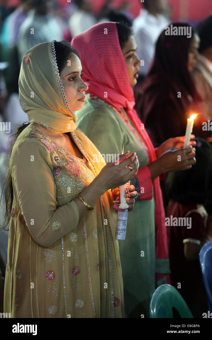 Christian Girls Praying