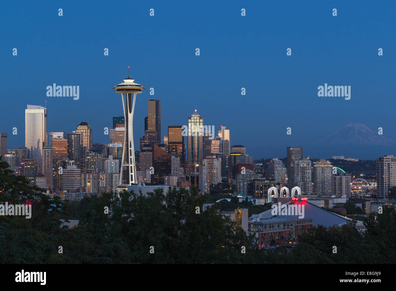 Seattle skyline at twilight from Kerry Park, Seattle, WA, USA. Stock Photo