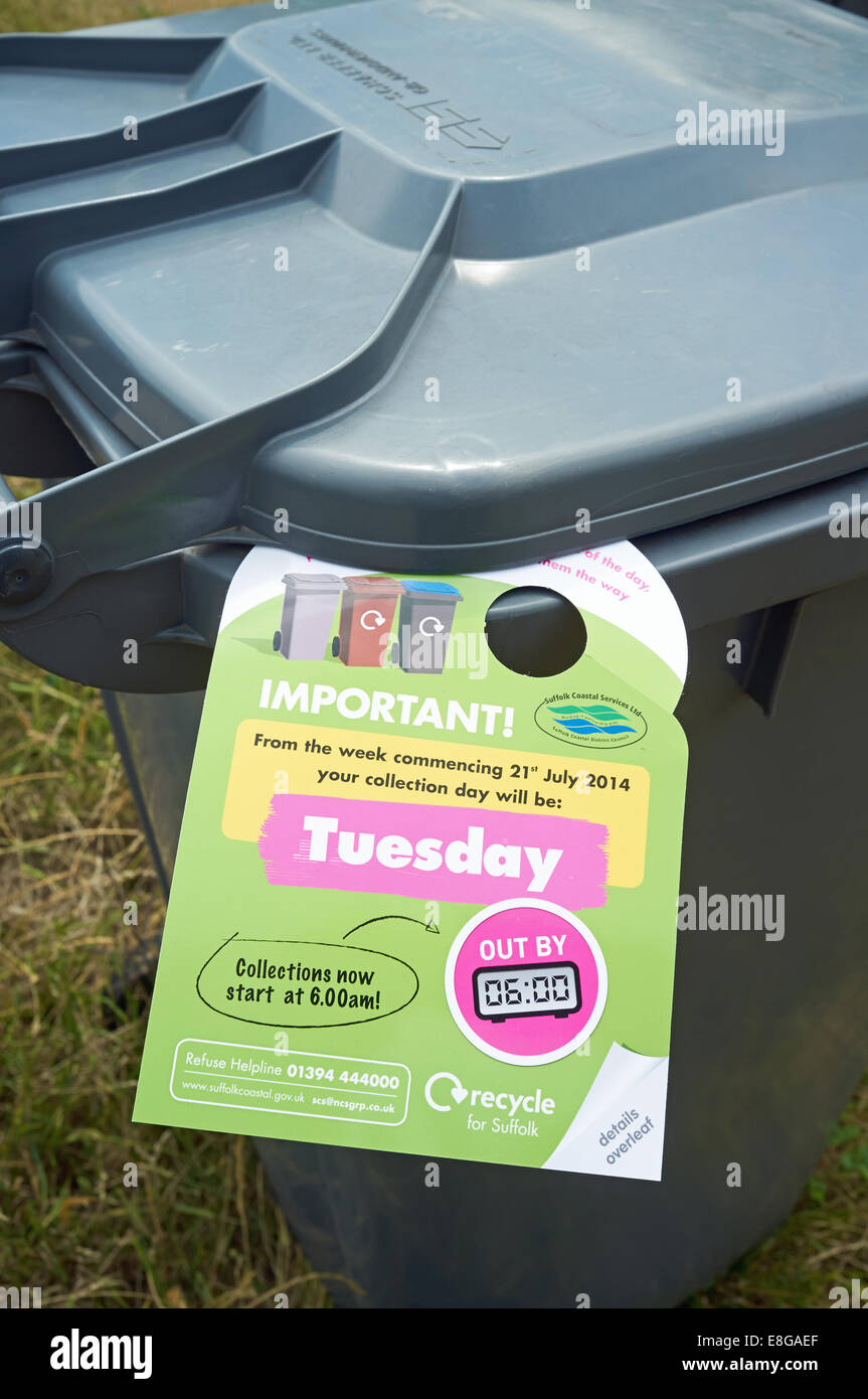Bin collection day change sign Stock Photo Alamy