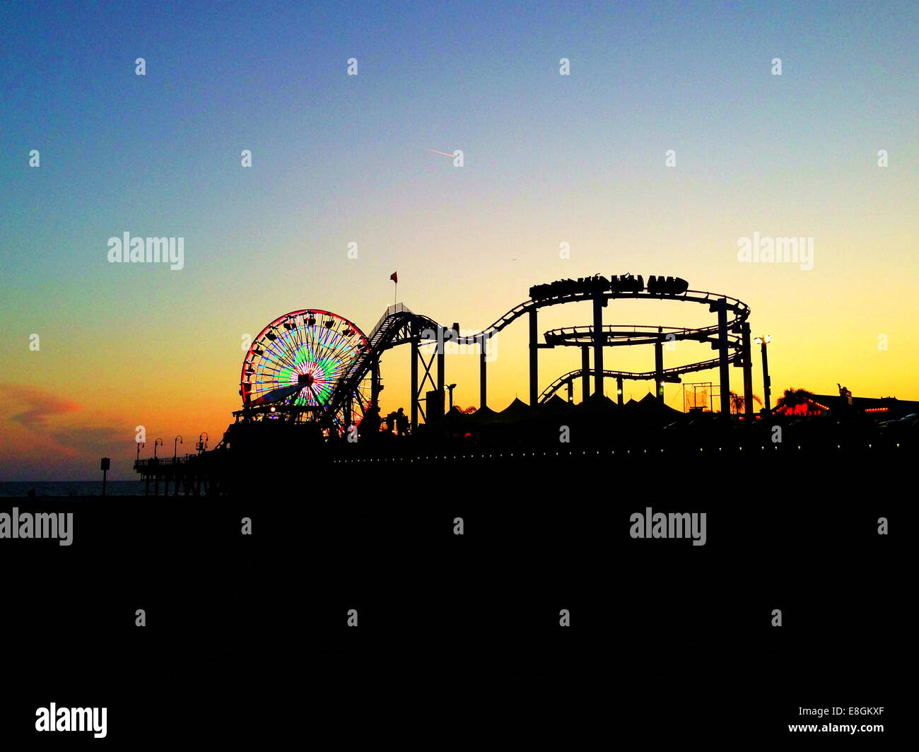 Santa monica pier hi-res stock photography and images - Alamy