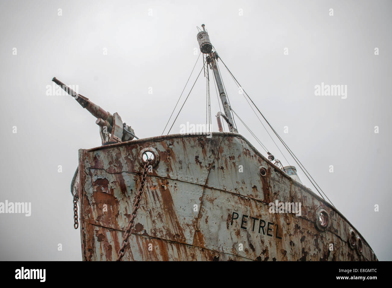 Harpoon in the bow of the wreck of the Petrel, a former whaler, at the former Stromness whaling station, abandoned in 1965, King Stock Photo