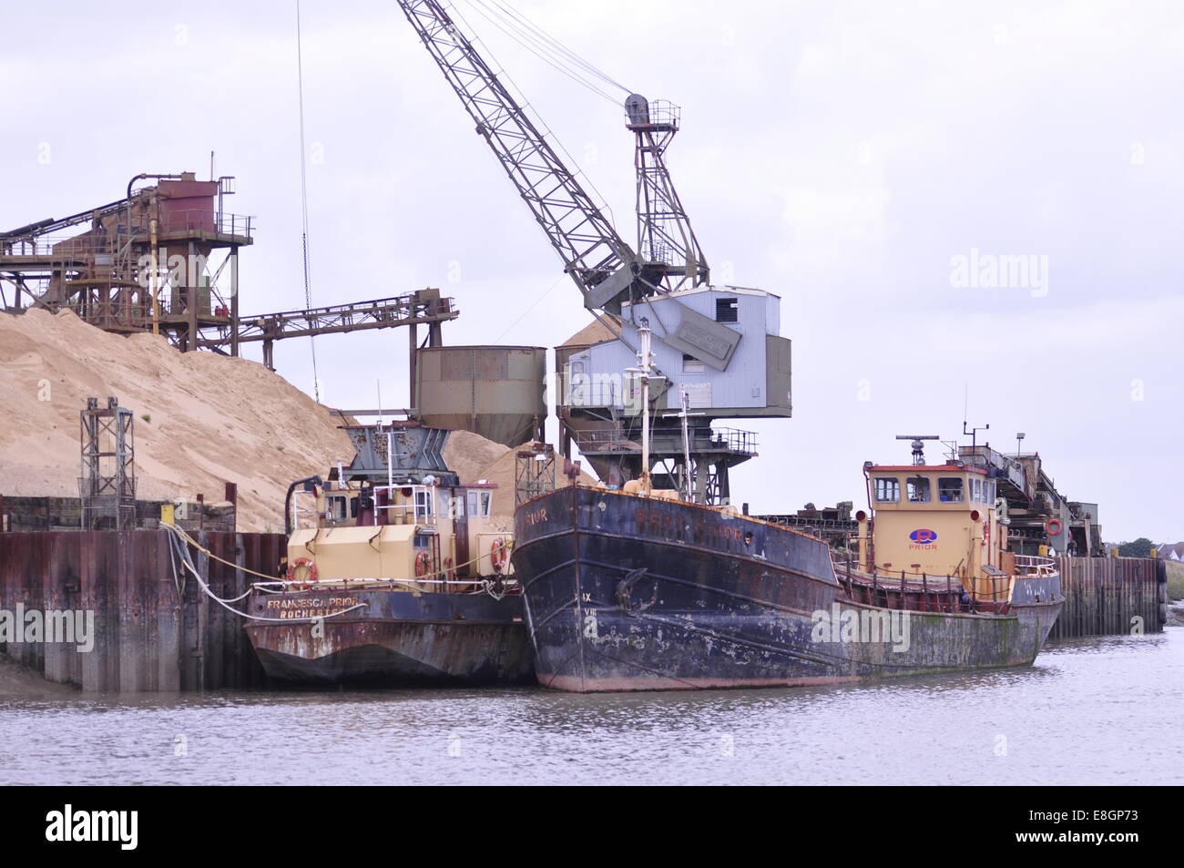 Prior Aggregates ballast quay at Fingringhoe Stock Photo Alamy