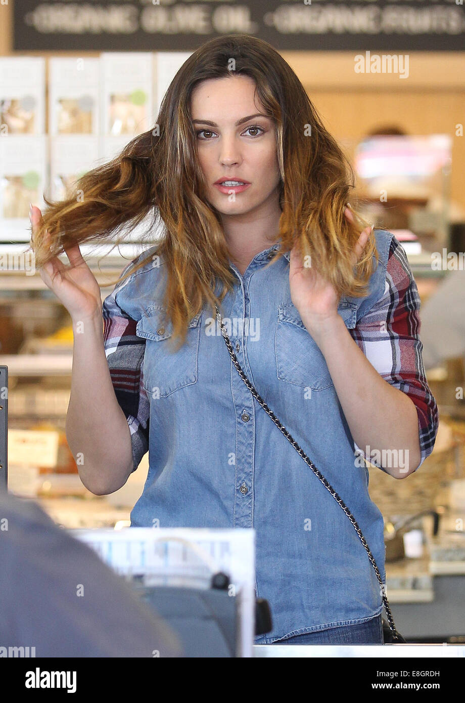 Kelly Brook and fiance David McIntosh go grocery shopping at Whole