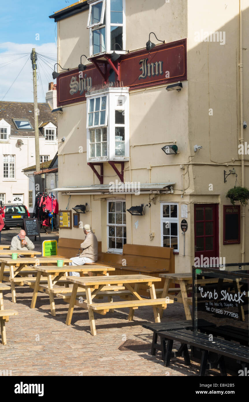 Teignmouth pub hires stock photography and images Alamy
