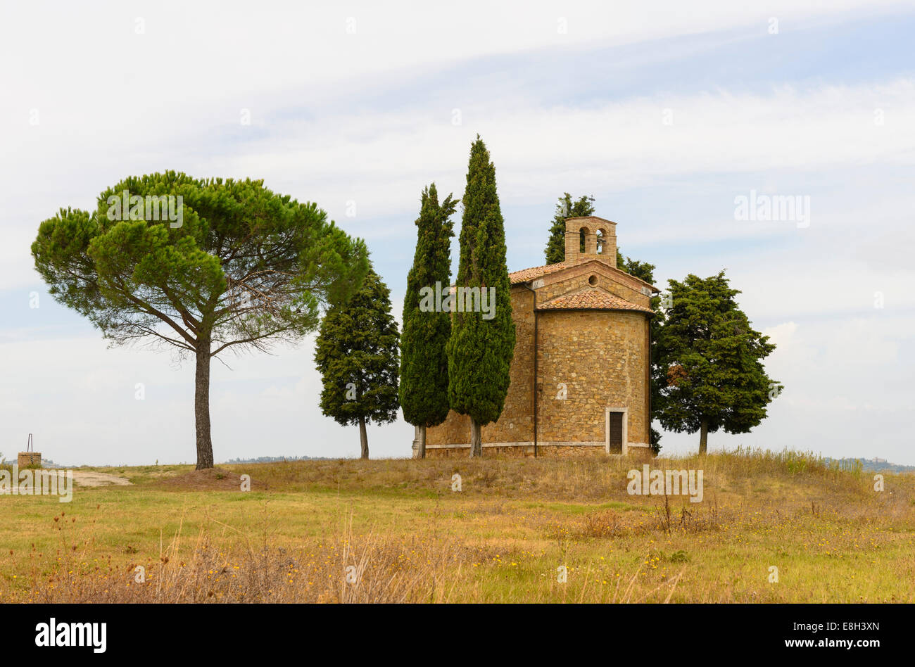 Capella Di Vitaleta, in countryside  between San Quirico and Pienza in Val d' Orcia Tuscany Stock Photo