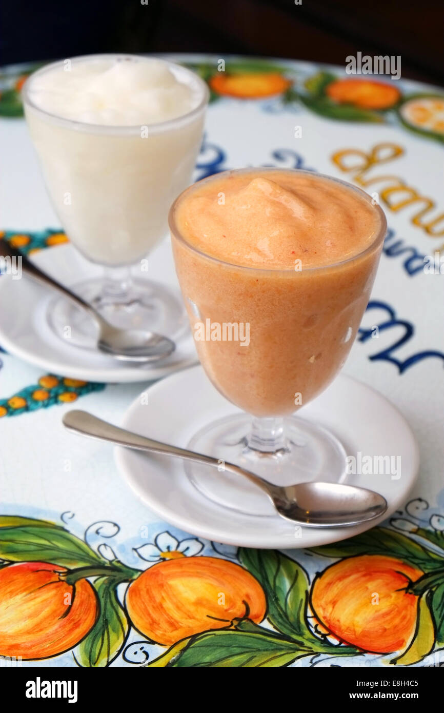 Café Siciliano Granita Café Sabor Granita Picante Sobremesa Siciliana Foto  de Stock - Imagem de aromatizado, vidro: 206264508