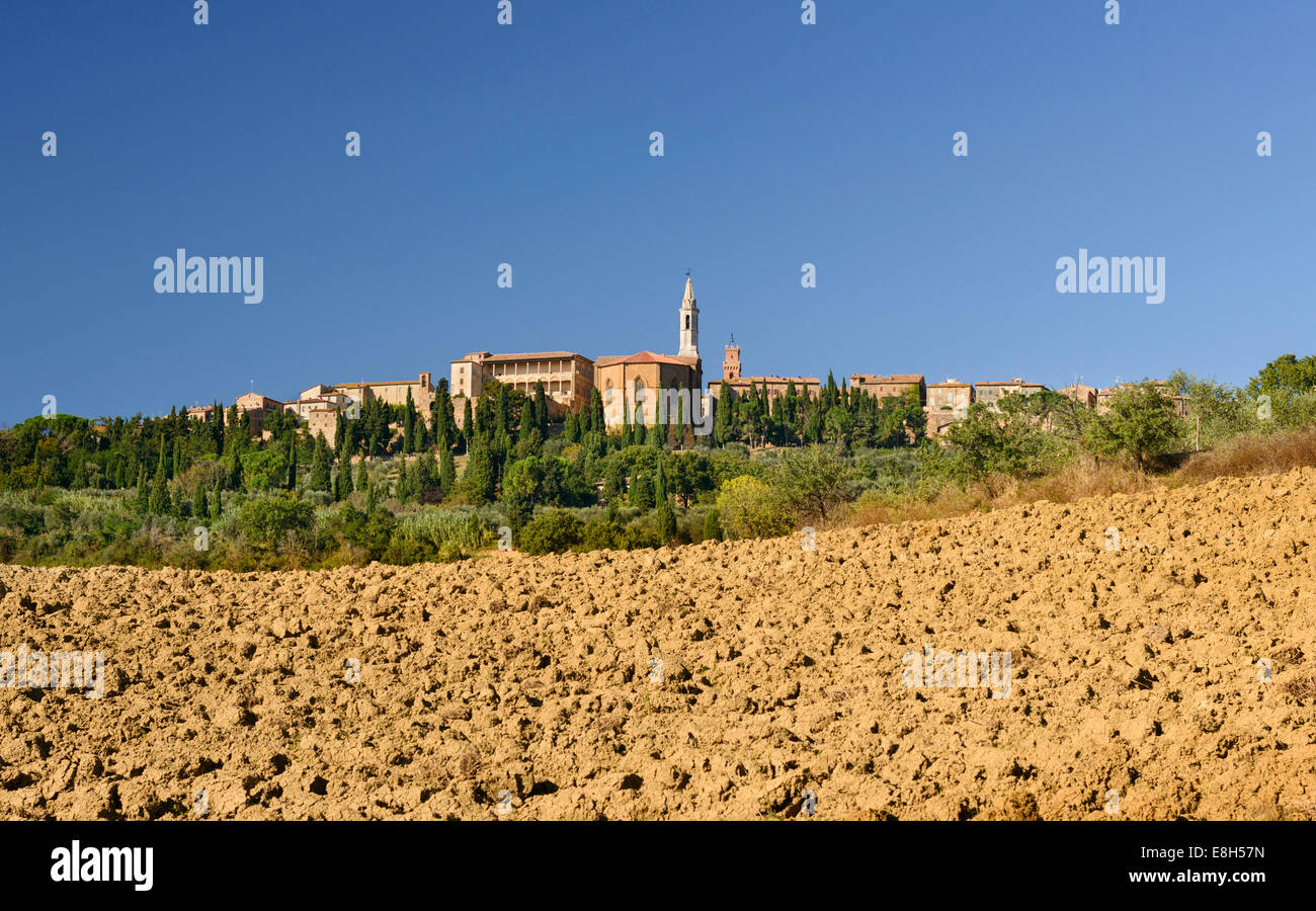 Small village in tuscany hi res stock photography and images Alamy