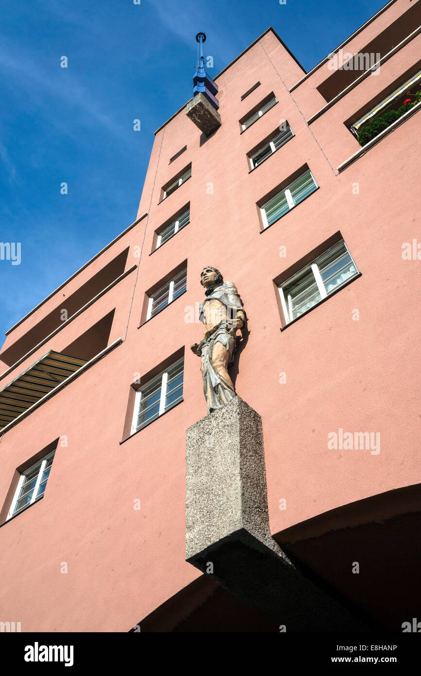 Austria, Vienna, part of facade of municipal apartment building 'Karl Marx-Hof' Stock Photo