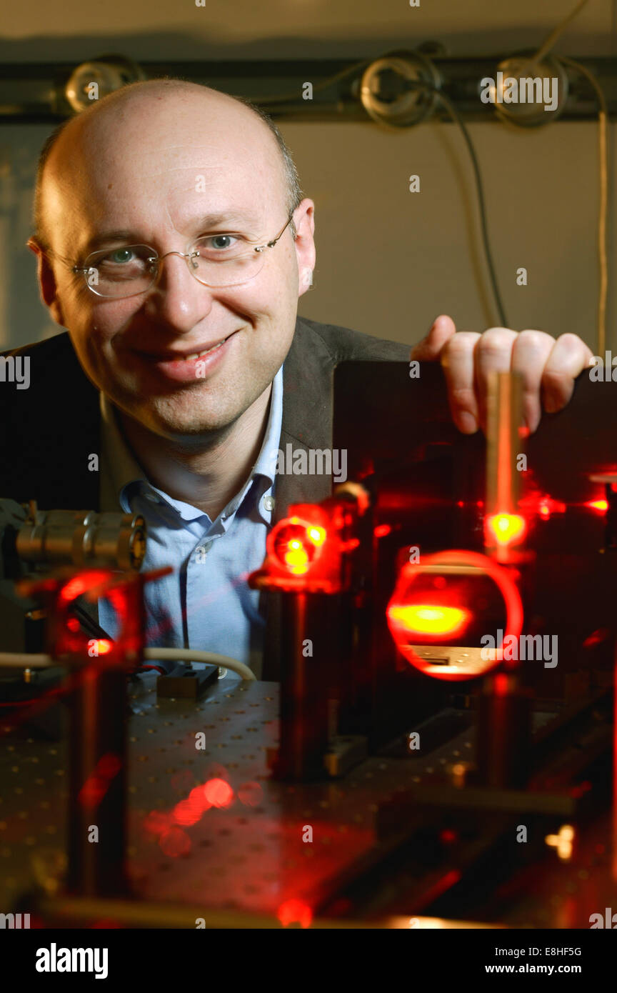 HANDOUT (FILE) - An archive picture, dated 10 December 2003, shows German researcher and Nobel Prize Laureate in Chemistry Stefan W. Hell behind his STED (Stimulated Emission Depletion) microscope at the Max Planck Institute for biophysical chemistry in Goettingen, Germany, 08 October 2014. Hell and two Americans received the Nobel Prize in Chemistry for the development of a super microscope. PHOTO: MAX-PLANCK-INSTITUT FUER BIOPHYSIKALISCHE CHEMIE . Stock Photo
