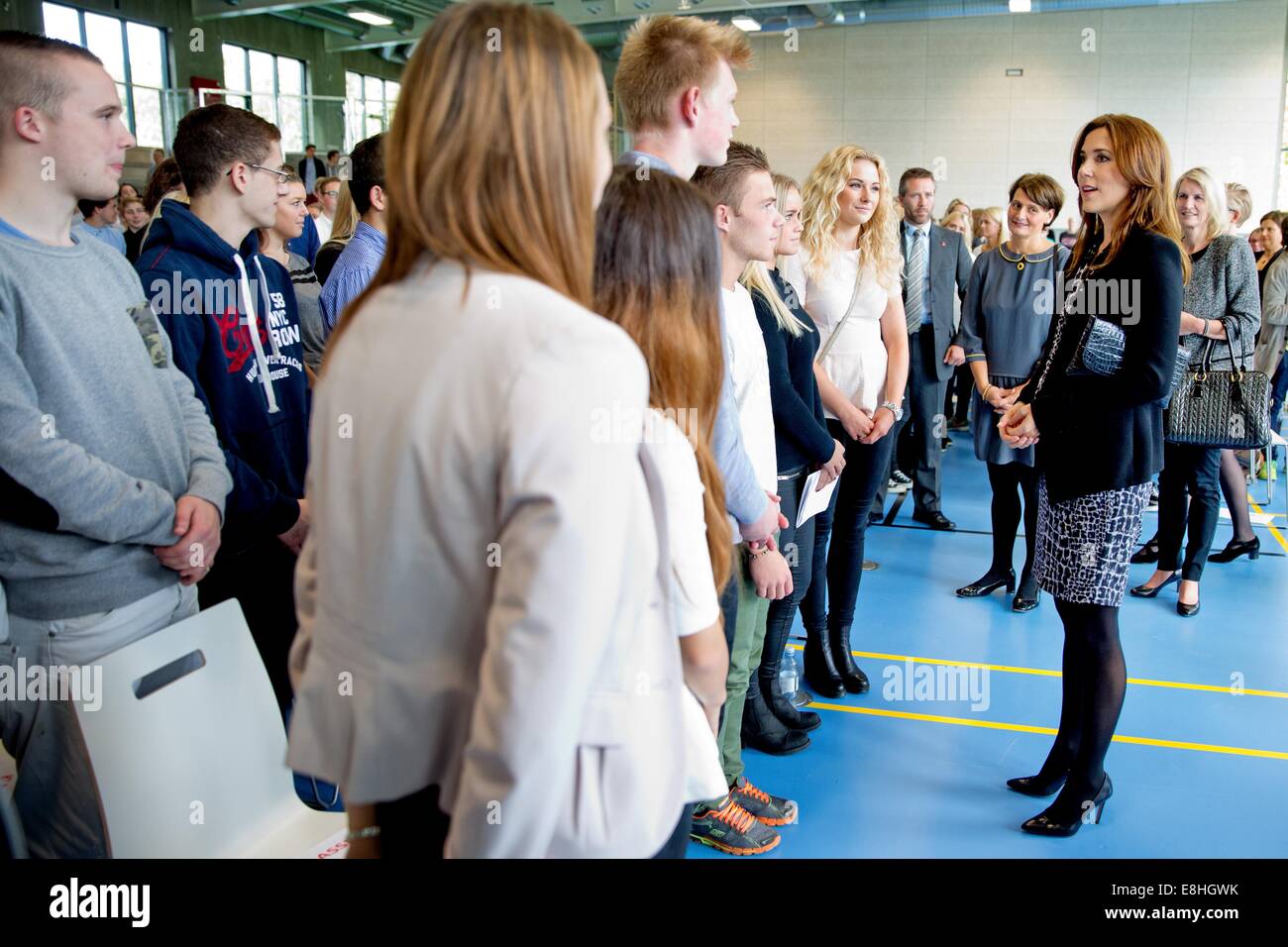 Odense, Denmark. 8th Oct, 2014. Crown Princess Mary of Denmark visits the Tietgen Handelsgymnasium for the project 'Netwerk' in Odense, Denmark, 8 October 2014. Credit:  dpa picture alliance/Alamy Live News Stock Photo