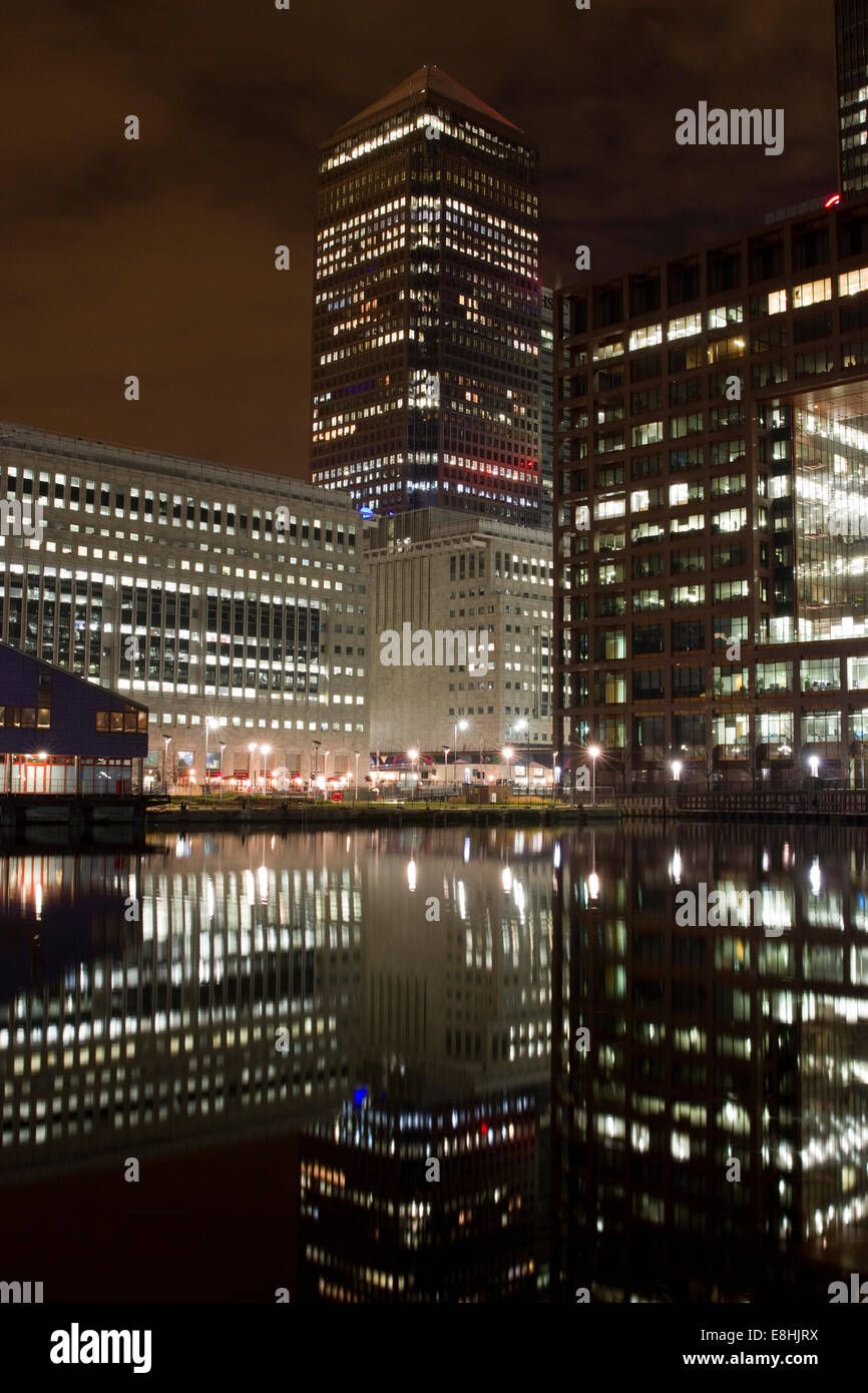 One Canada Square with perfect water reflection in South Dock, Docklands, London, England Stock Photo