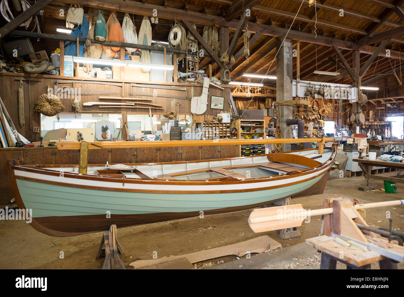 Boat building workshop hi-res stock photography and images - Alamy