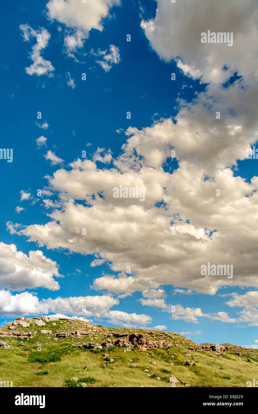 Grassy hillock hi-res stock photography and images - Alamy