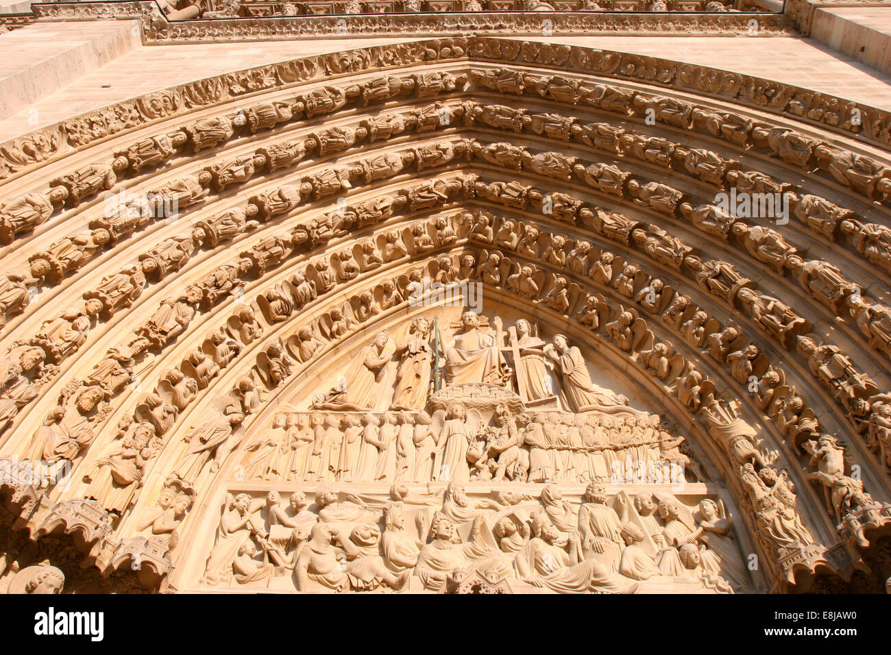 Notre Dame de Paris cathedral : Last Judgment tympanum Stock Photo - Alamy