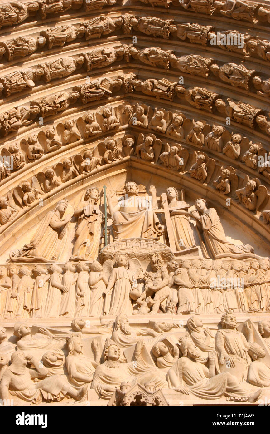 Notre Dame de Paris cathedral : Last Judgment tympanum Stock Photo - Alamy