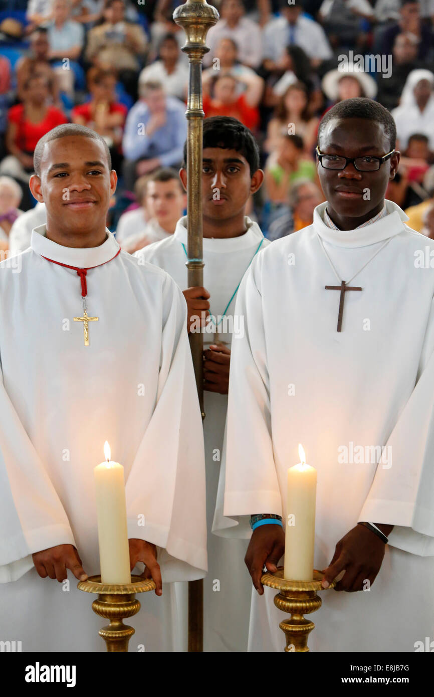 Catholic altar boy's cross hires stock photography and images Alamy